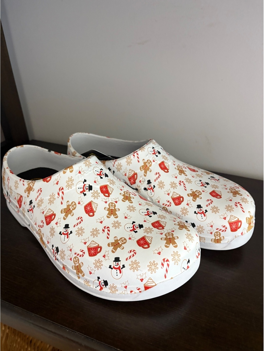 New Tred Safe Unisex Slip Resistant Shoes Holiday Size Men's 11 Woman's 13